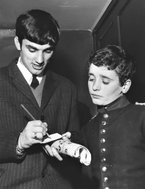 Ref 1070 - 1964 - George Best